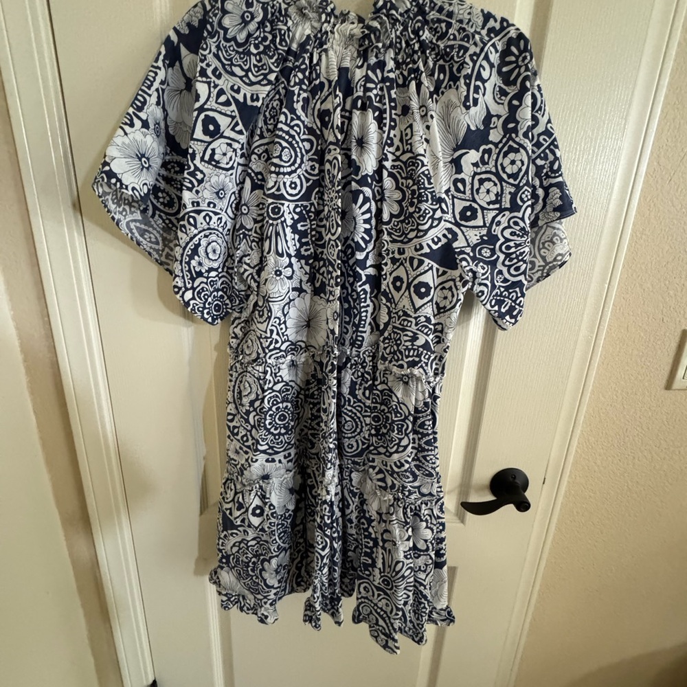 Elegant Navy and White Patterned Dress